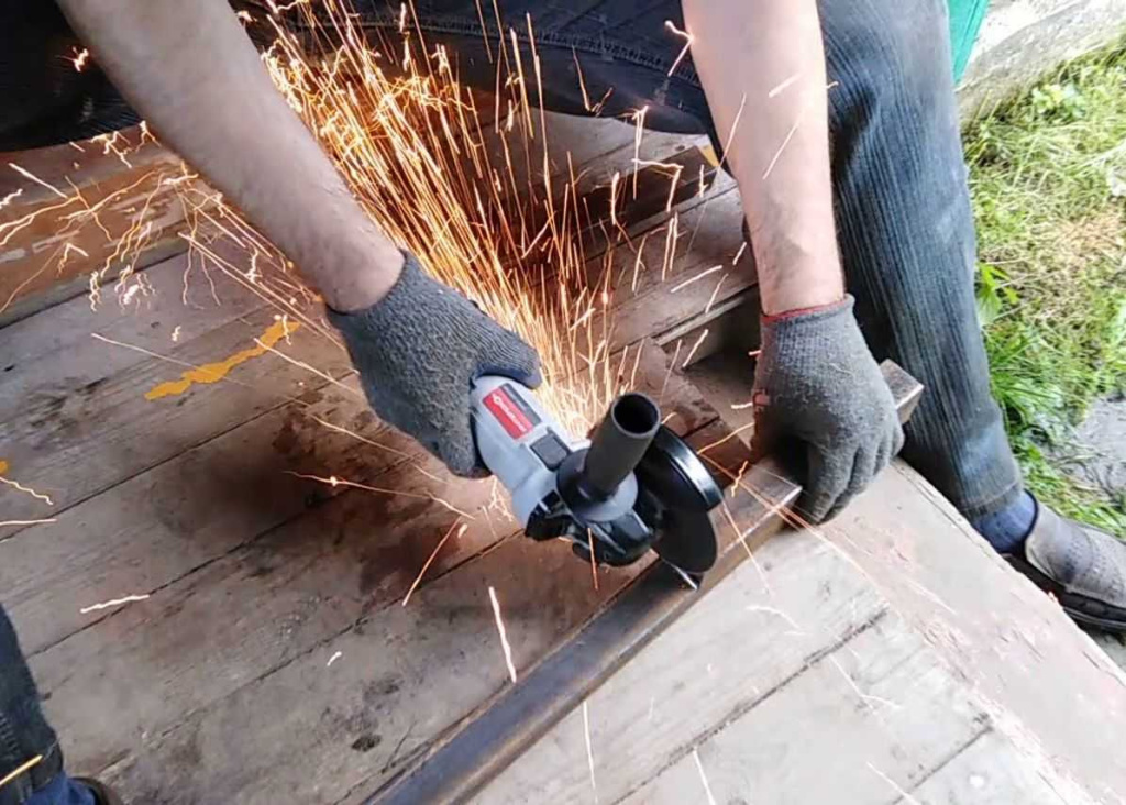 стеллаж из профильной трубы своими руками